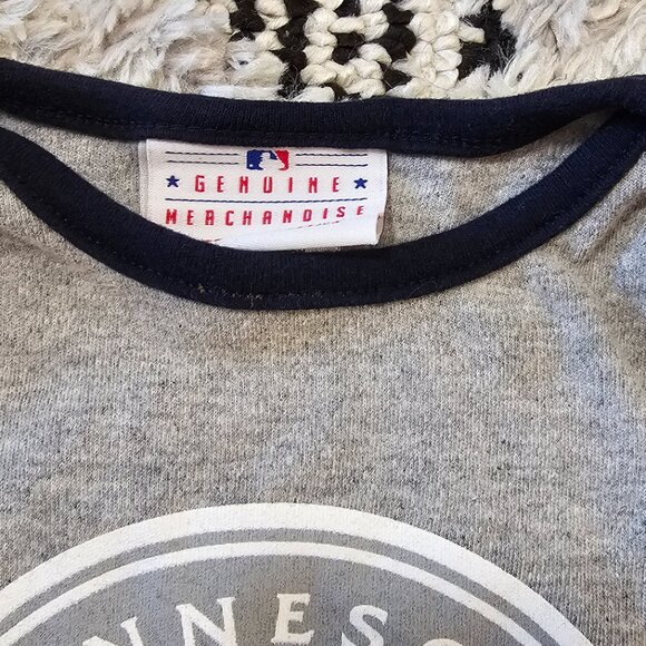 Geniune Merchandise by Team Athletics Minnesota Twins Baby Bodysuit 12 Months - Picture 2 of 4